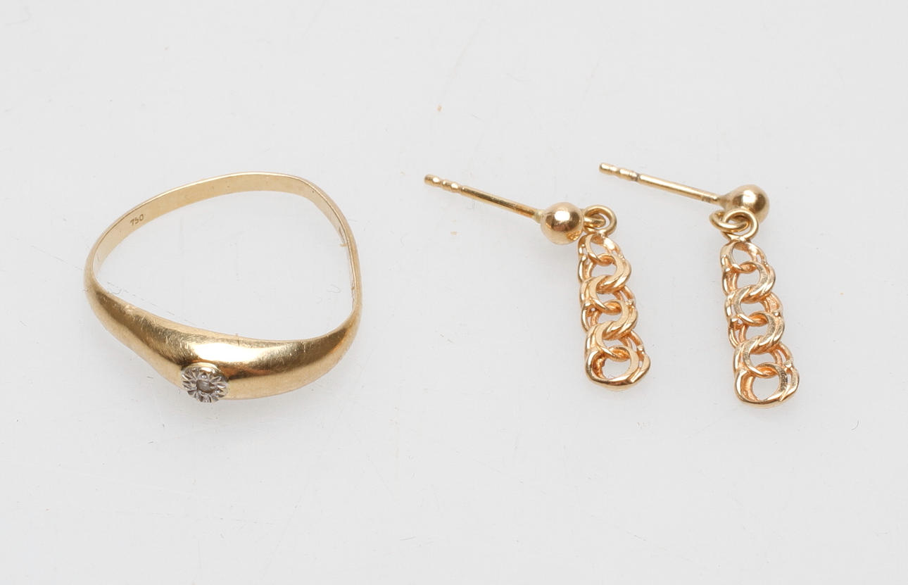 SKROTGULD, 18k guld, vikt ca 2,3 gr.