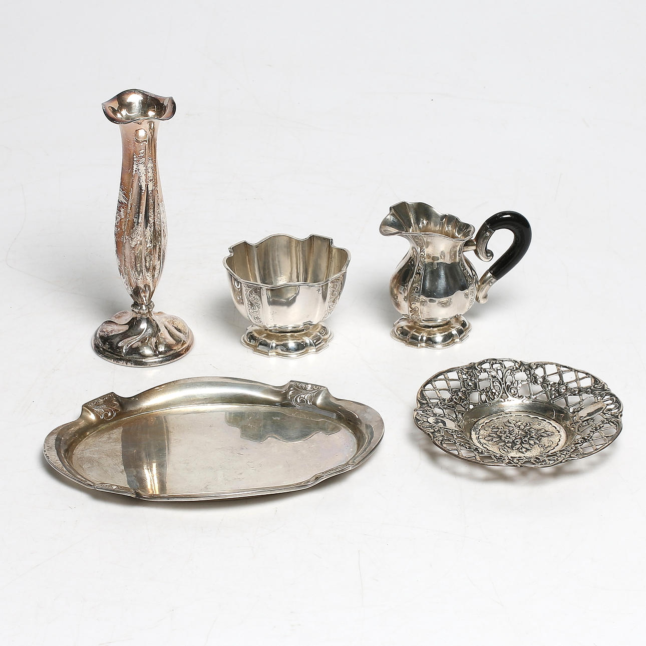 SILVERFÖREMÅL, 5 delar, silver, bl.a. JL Hultman. Vikt 420 gram.