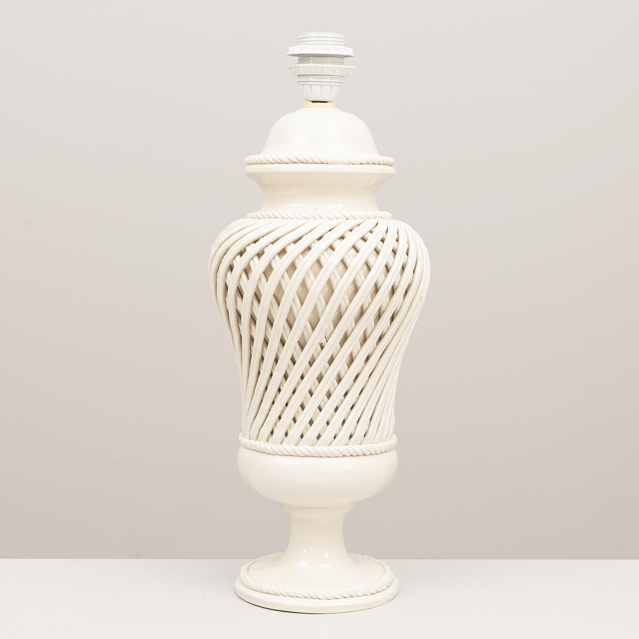 LAMPFOT, keramik, 1900-talets andra hälft.