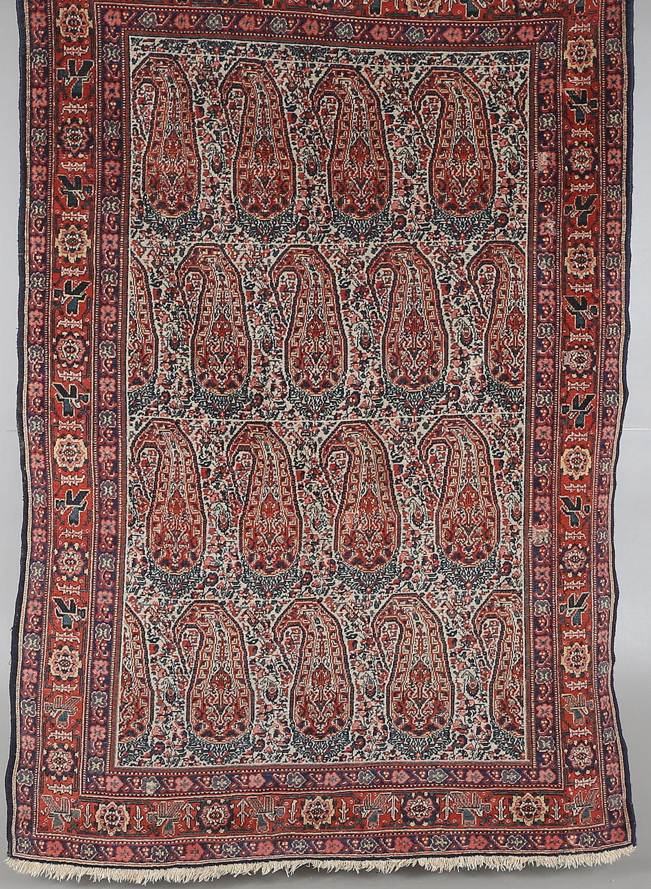 MATTA, Södra Persien, 129 x 194 cm.