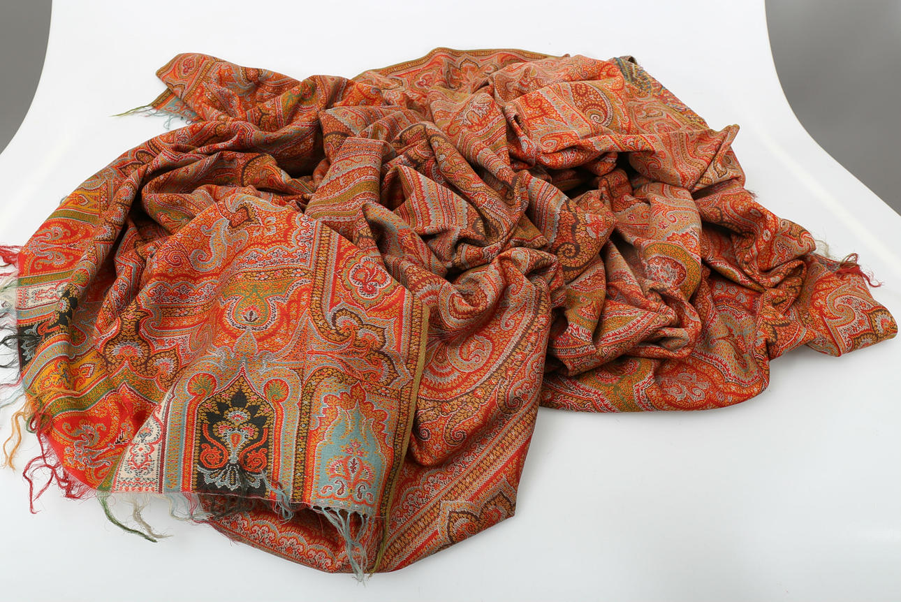 FLYGELTÄCKE, paisleymönster, 1900-talet första hälft.