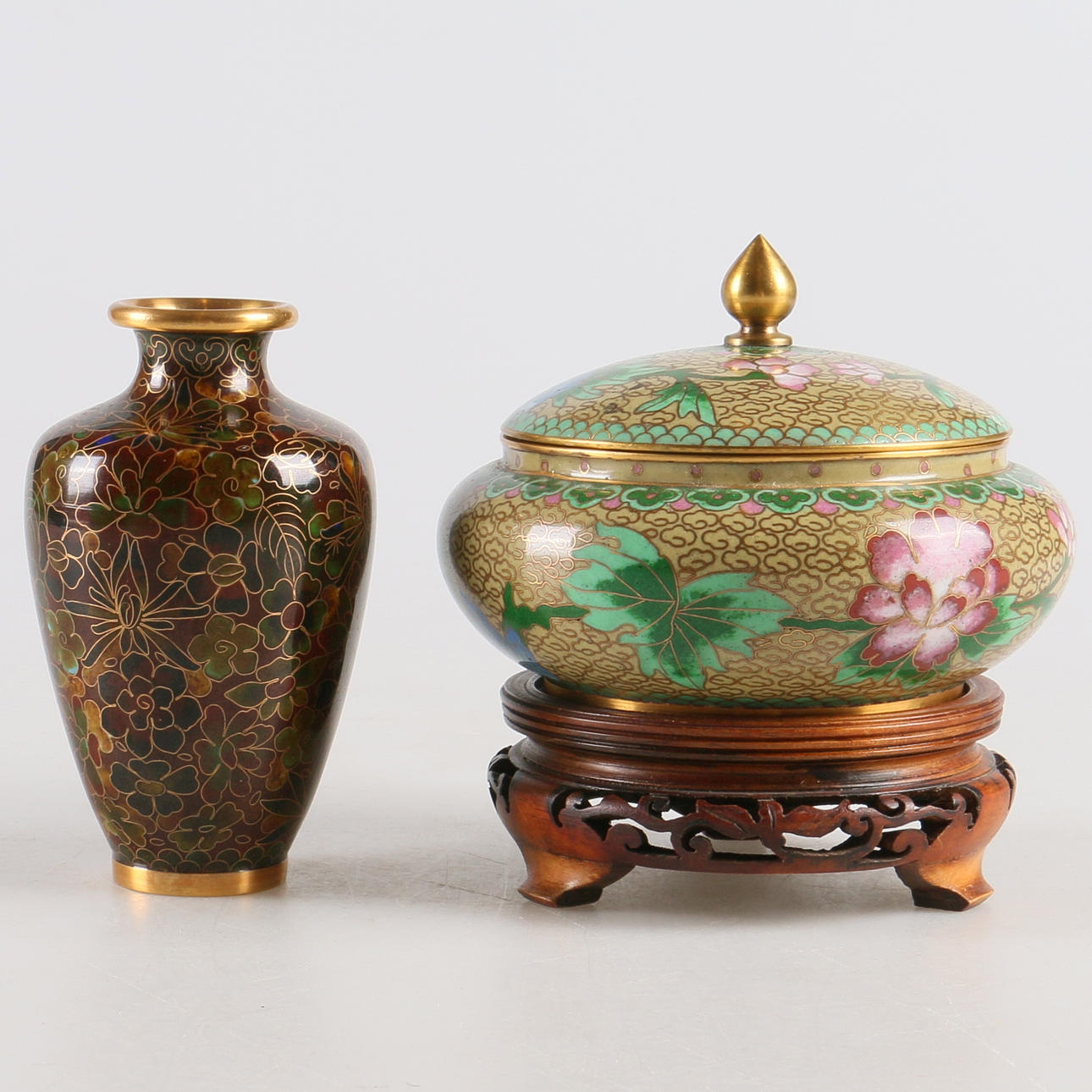 LOCKSKÅL, samt vas, cloisonné, Kina, 1900-tal.