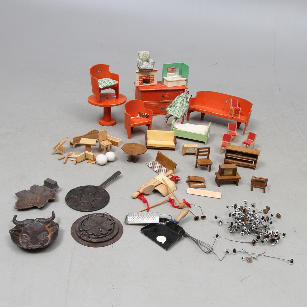 DOCKMÖBLER och tillbehör.