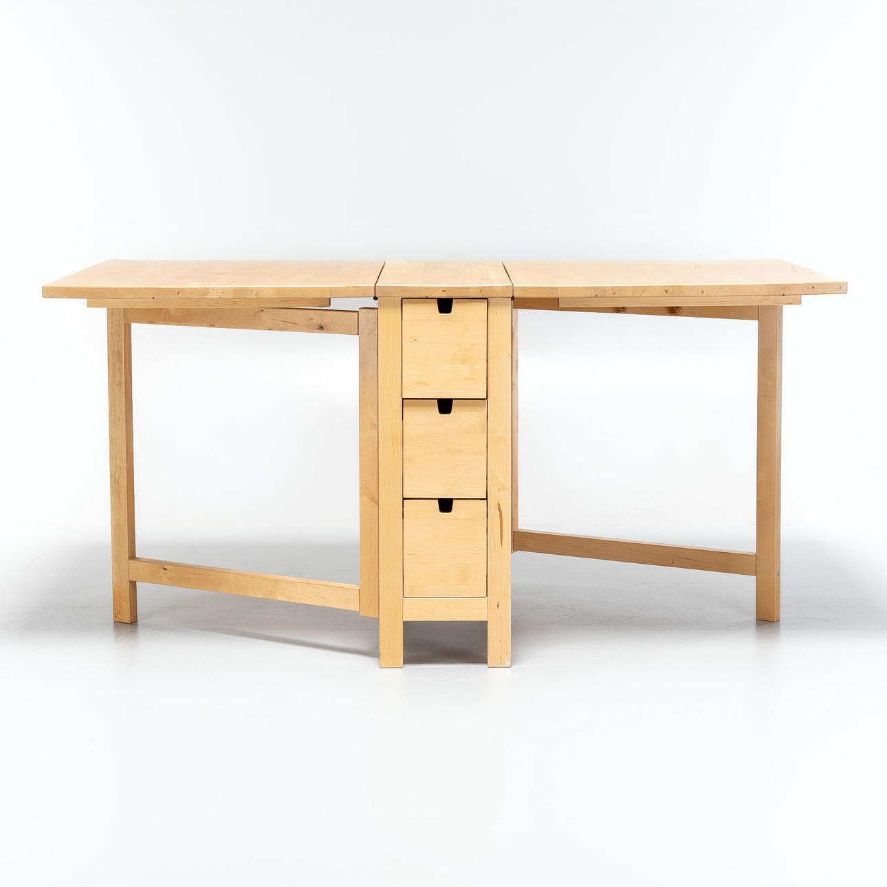 Una mesa plegable, «Norden», IKEA, década de 2000.