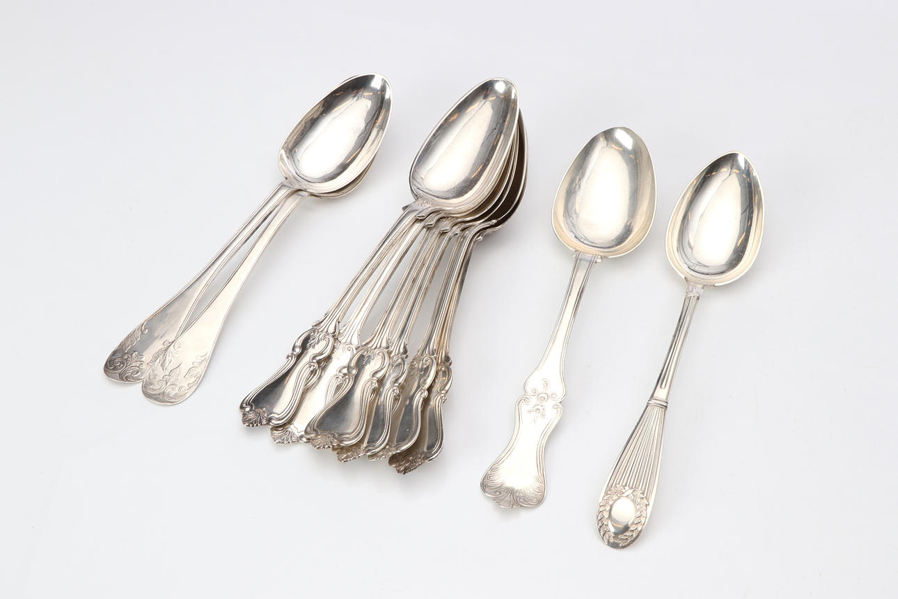 SPOONS, 10 PCS. It's silver. Weight about 570 grams. 18th-20th ...