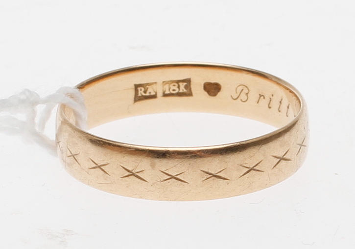 RING, 18k guld, vikt ca 4 gr.