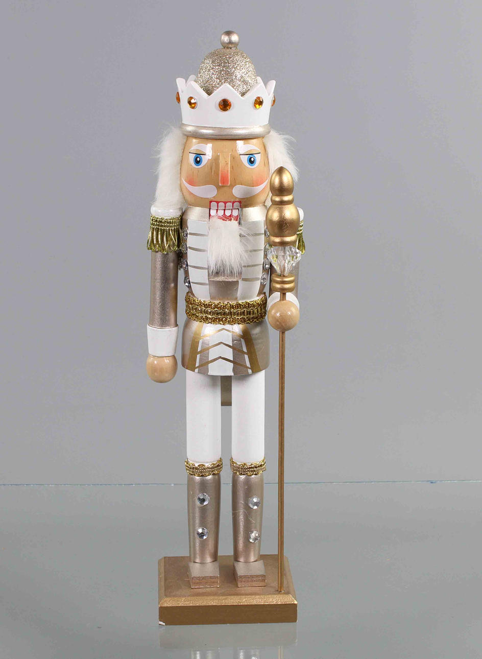 NUTCRACKER AS KING.