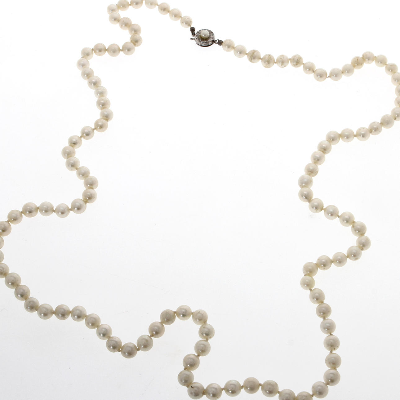PÄRLCOLLIER, lås i silver.