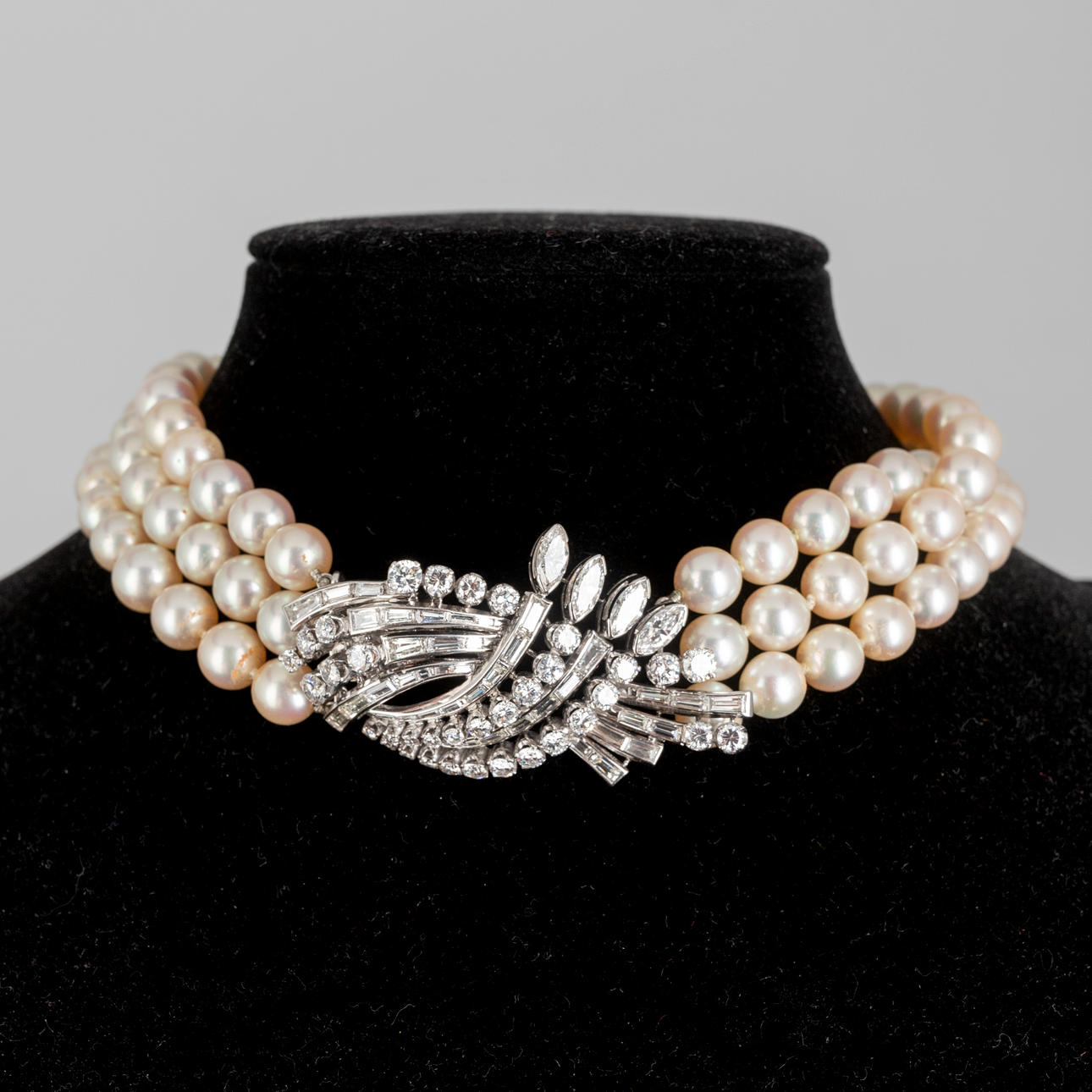 3-row pearl necklace.
