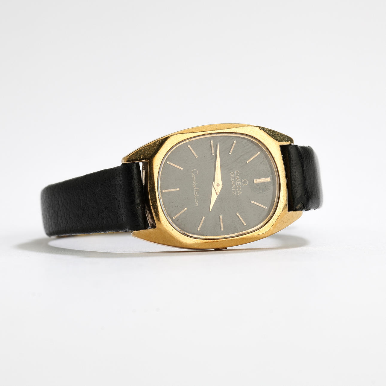 OMEGA CONSTELLATION, 18K gold, quartz.