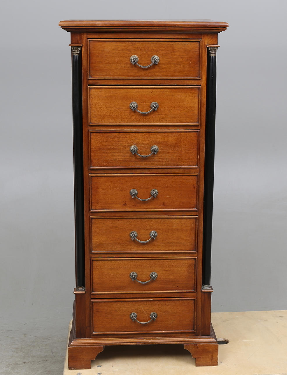 BYRÅ, karl-johanstil, 1900-talets andra hälft.