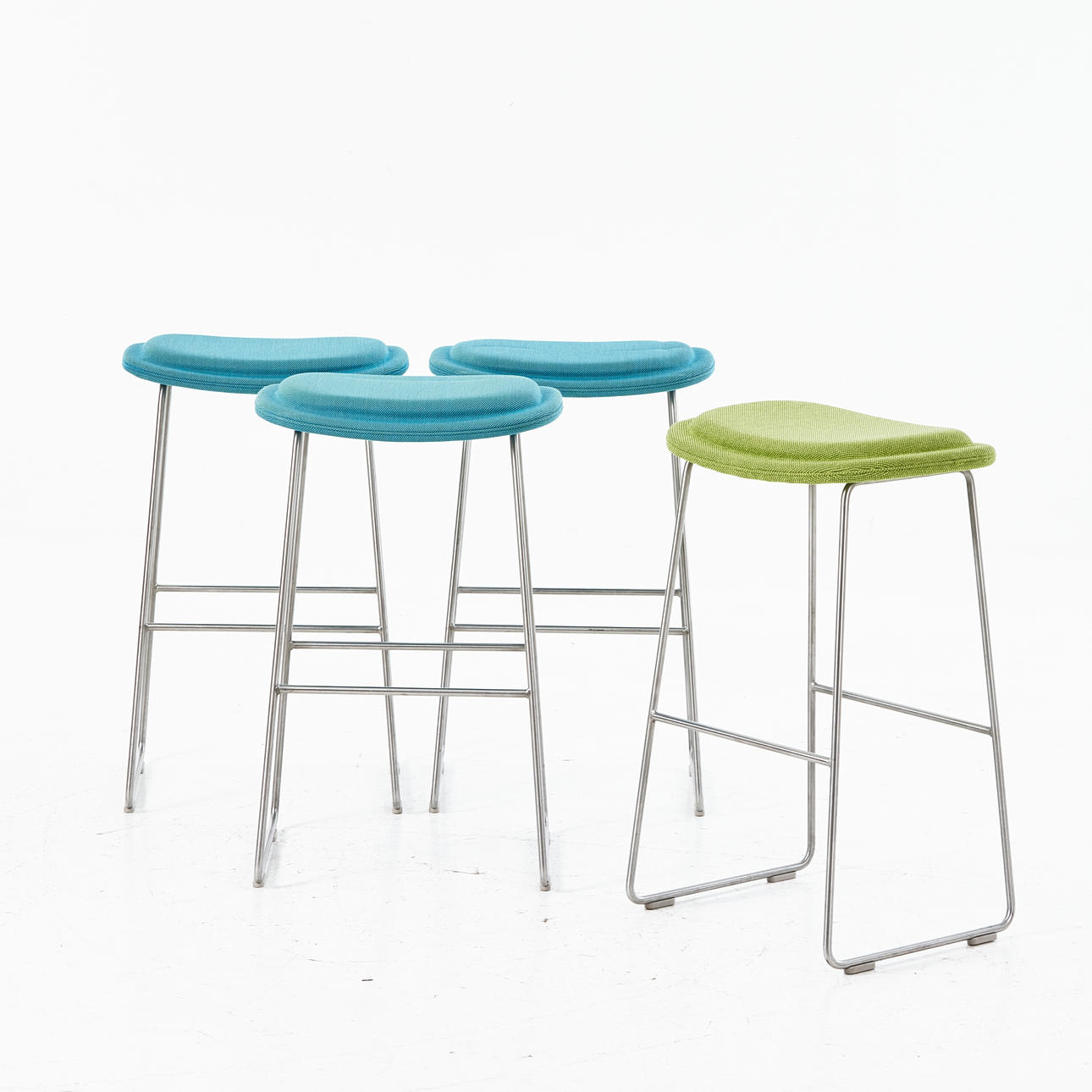 JASPER MORRISON. Bar stool, 4 pcs., “Hi Pad Stool”, for Cappellini, Italy, textile upholstery.
