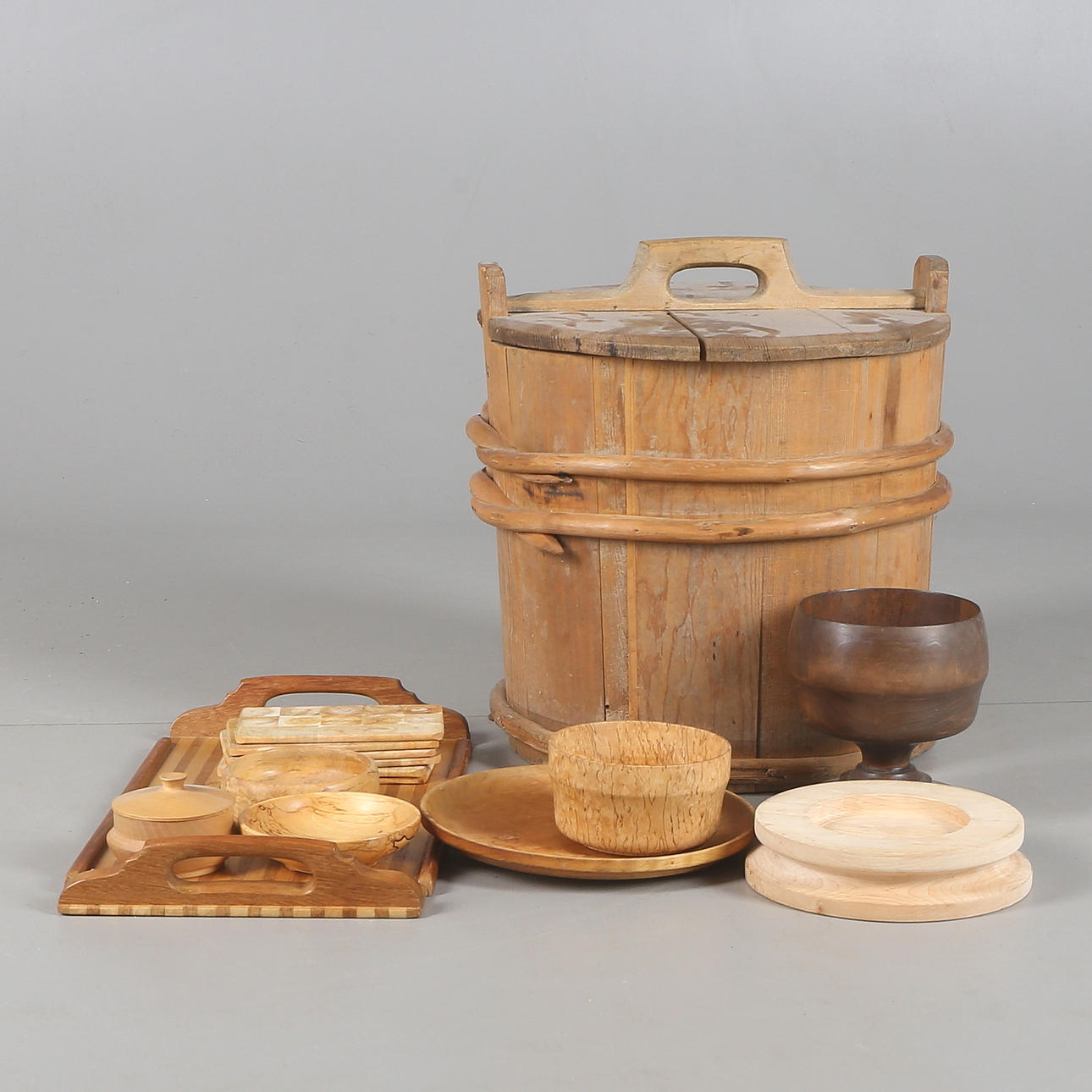 DIVERSE TRÄFÖREMÅL, ca 63 delar, 1900-tal.