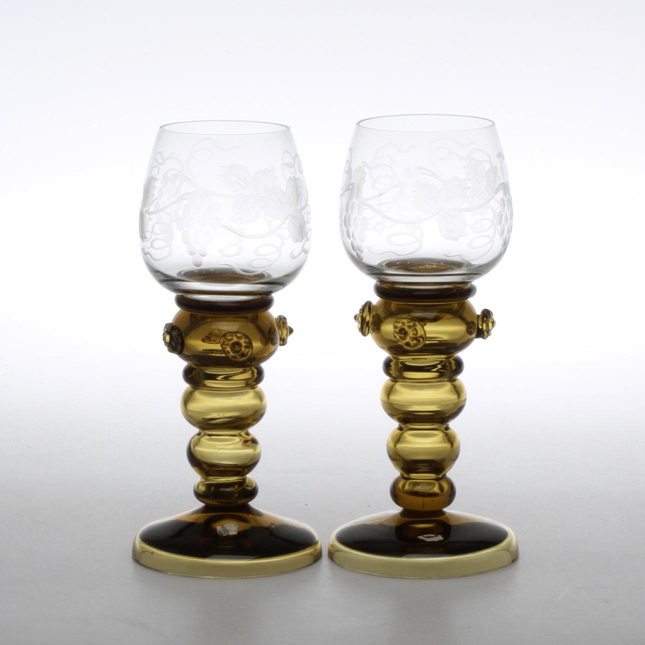 REMMARE, 12 st, etikettmärkta Värends konstglas.