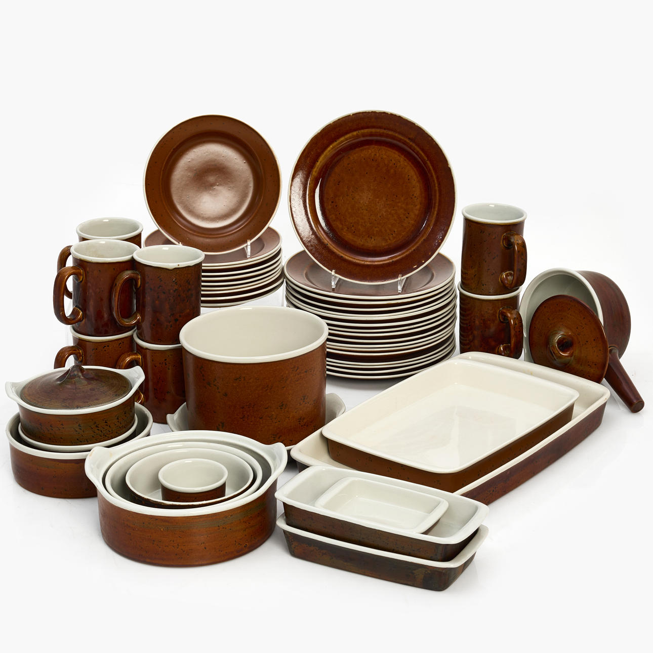 STIG LINDBERG (1916-1982). A set of 50 pieces, “Coq”, stoneware