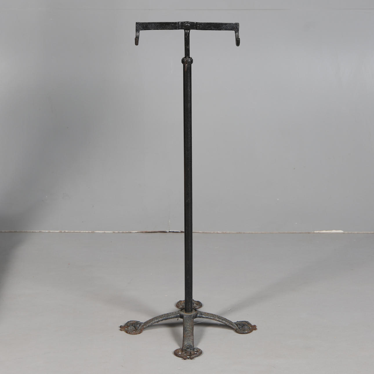 A VICTORIAN HUTTON & CO. BICYCLE STAND.