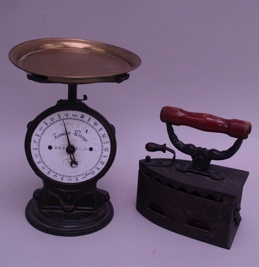 GAMLA KÖKSVÅGAR & STRYKJÄRN.