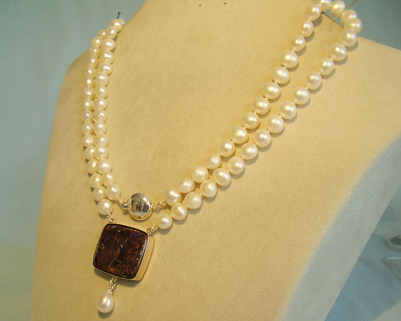 BOULDER OPAL HALSBAND 52,7 ct. silver 800 handgjorda.