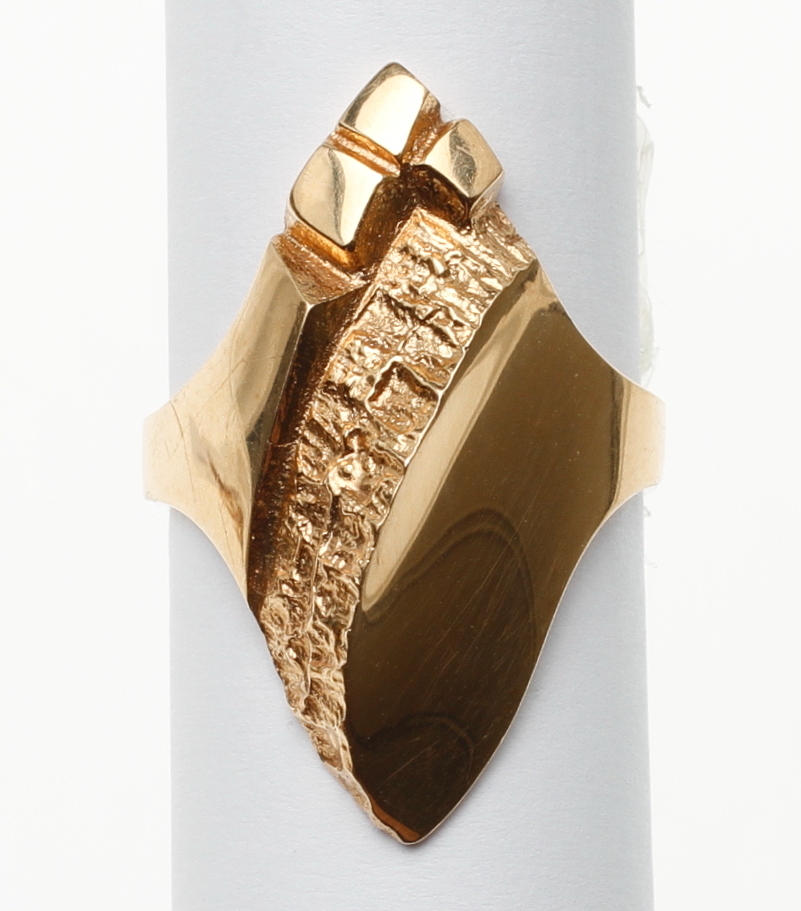 RING, 18k guld, vikt ca 5,5 gr.