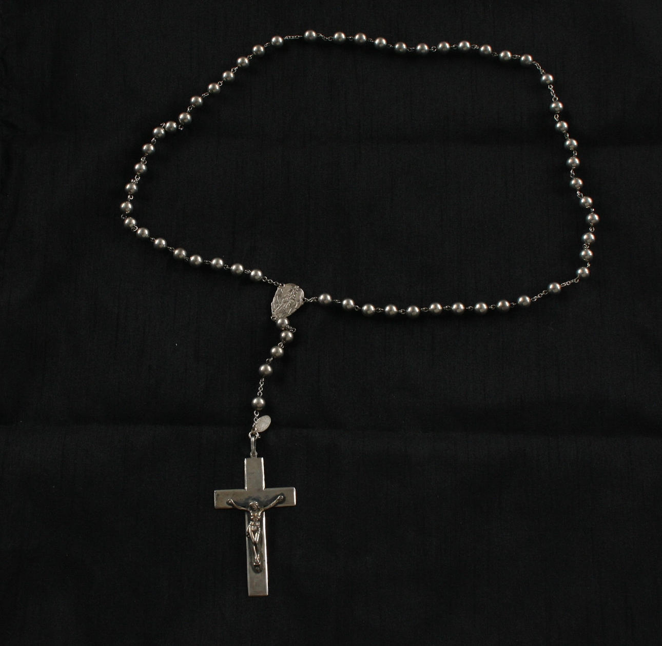 HALSBAND, silver, vatican crucifix, 1953 , ca 70 gram.