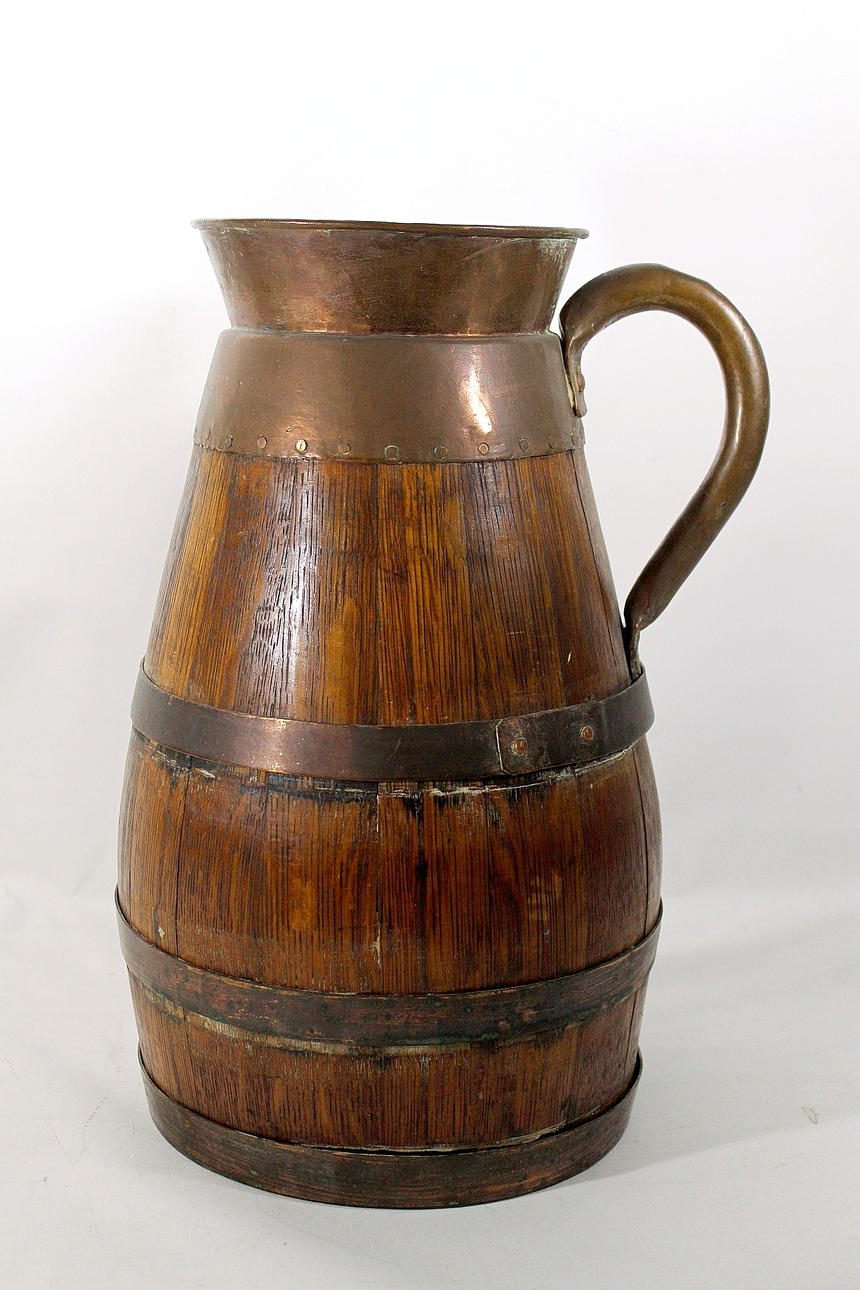 KANNA, trä och koppar.