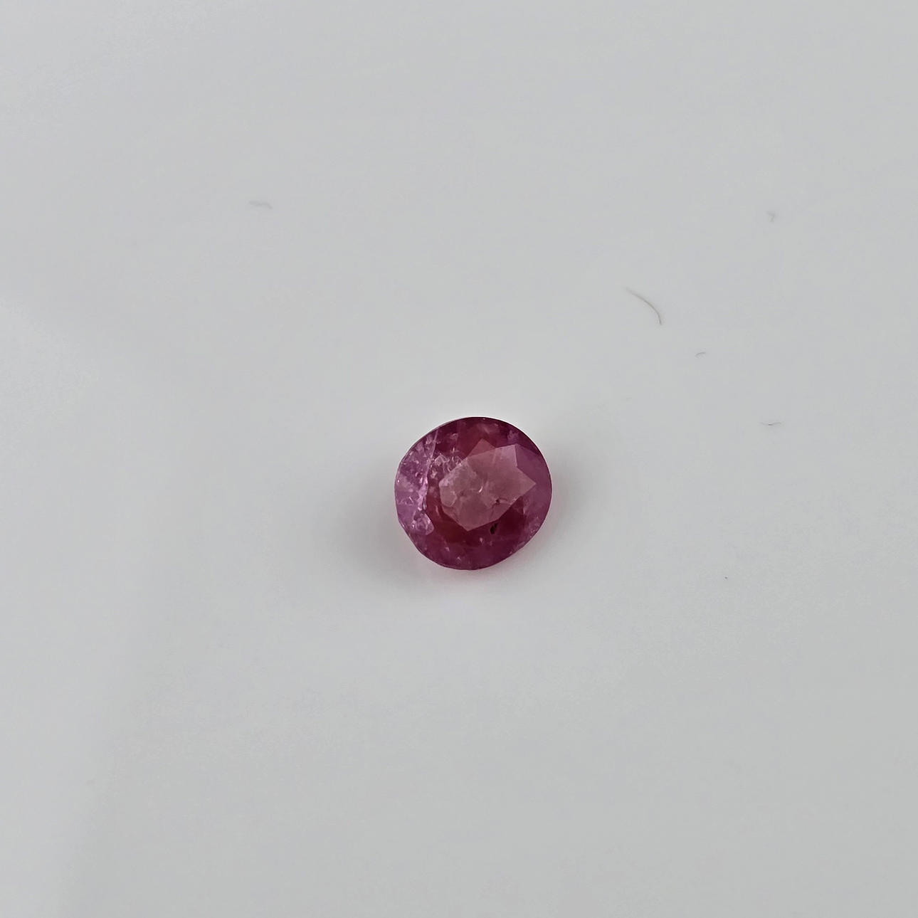 1,78 ct rosa röd obehandlad moçambique rubin sällsynt ädelsten. Smycken ...