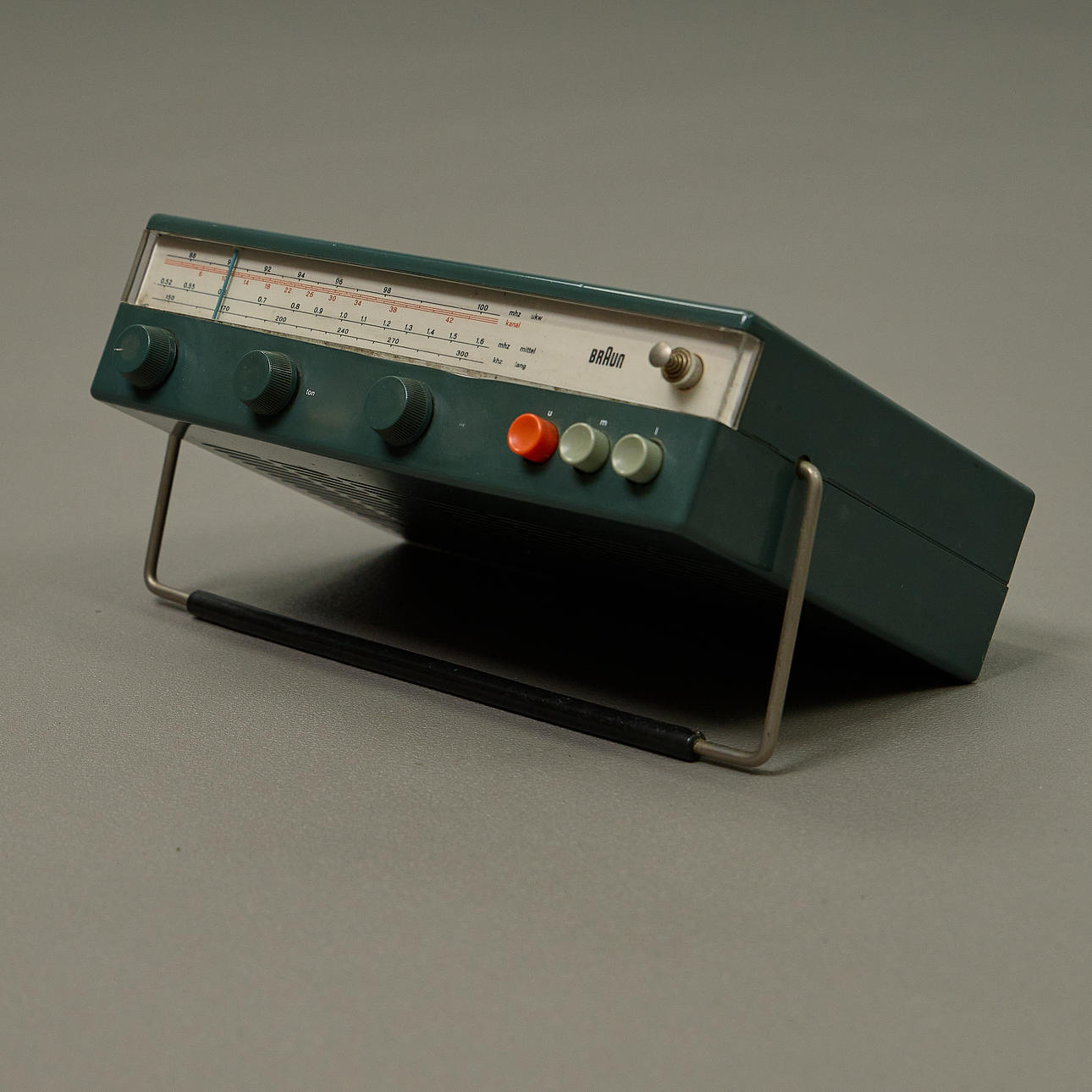 DIETER RAMS. for Braun, transistor radio, model 'T52', melamine, design ...