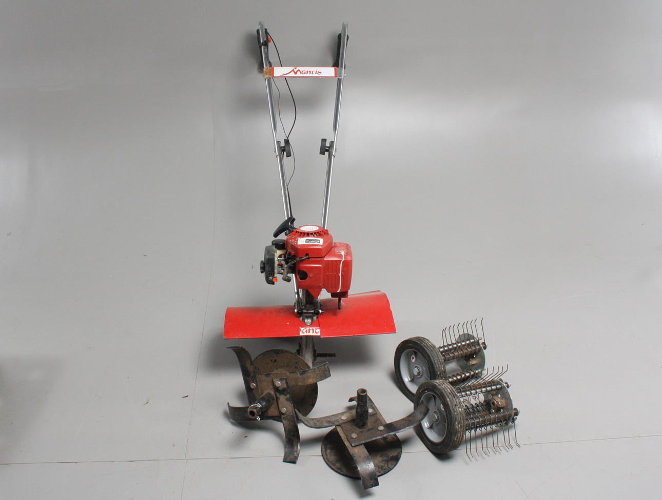 JORDFRÄS, mantis, med tillbehör.