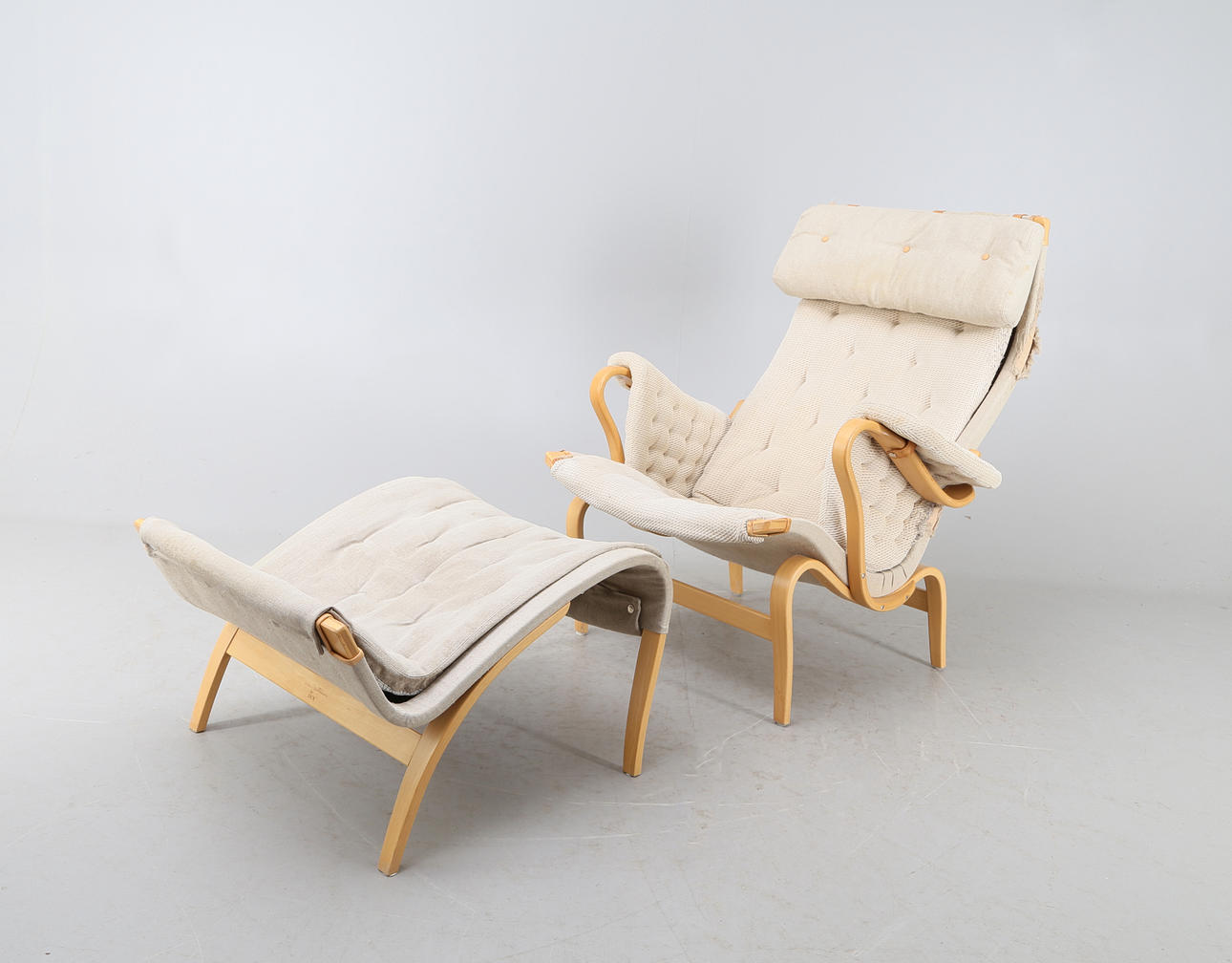 FÅTÖLJ samt PALL, "Pernilla", Bruno Mathsson, 1900-tal.