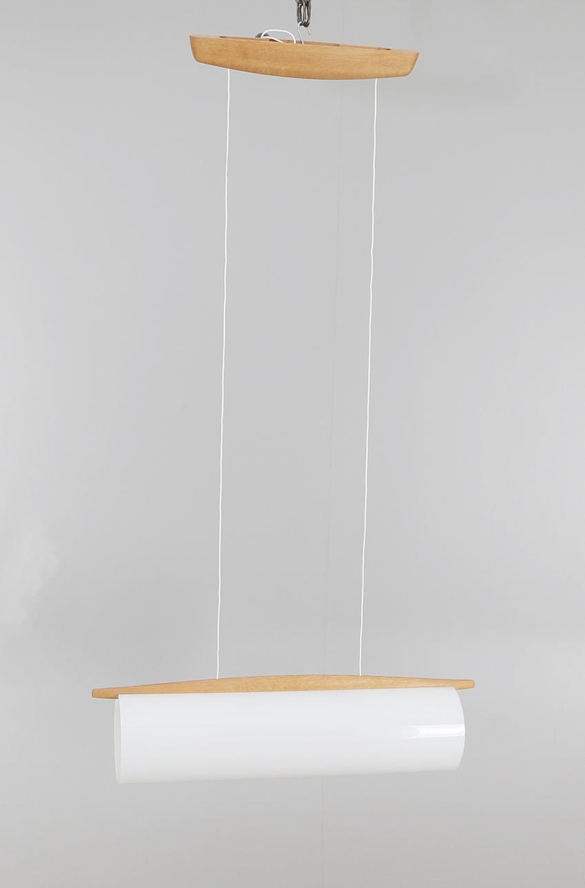 TAKLAMPA, ek och plast, Luxus, Vittsjö, 1900-talets mitt.