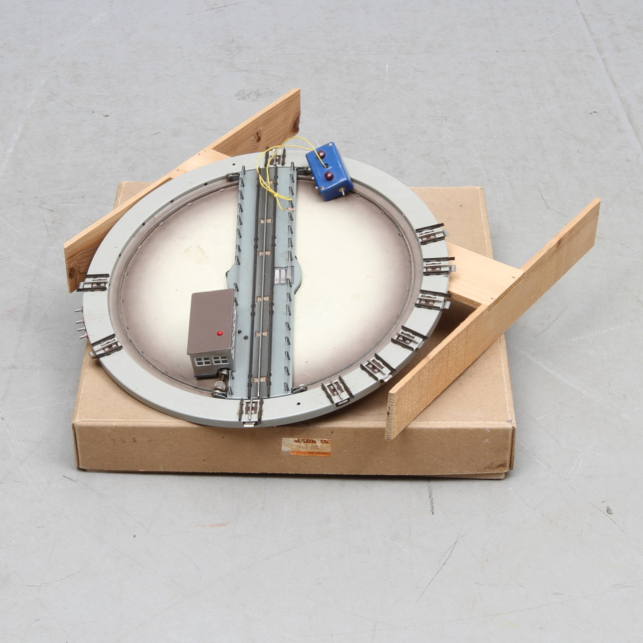 MÄRKLIN vändskiva 410 NG med pult i originalkartong.