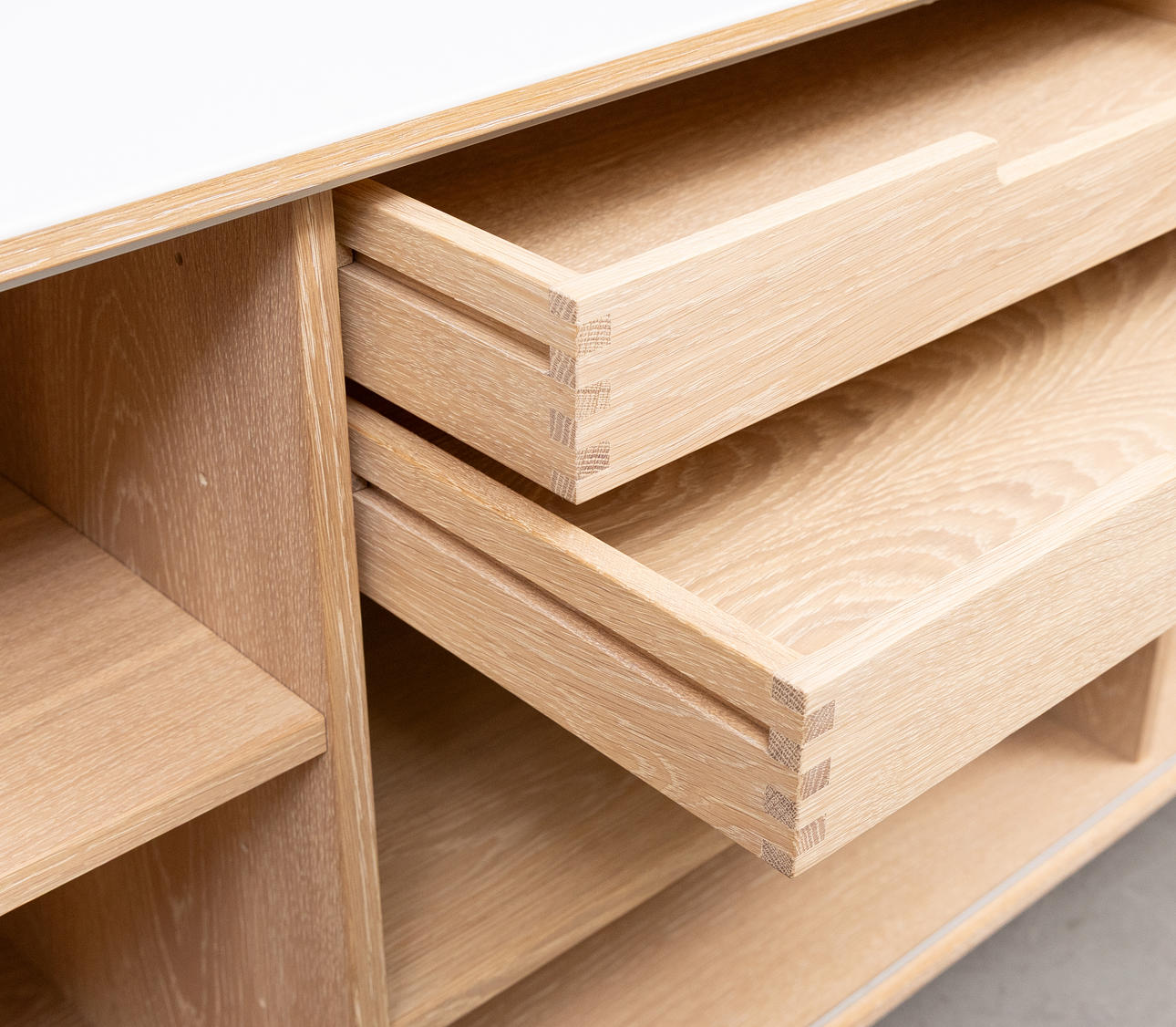 SÖREN NISSEN OCH EBBE GEHL. Sideboard AK 2730, white oiled oak and