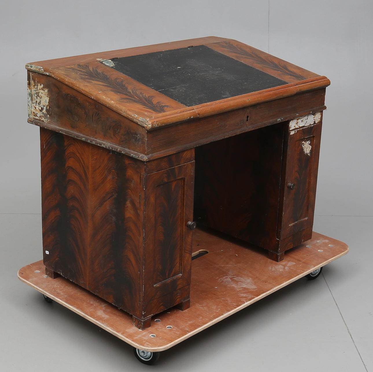 SKRIVPULPET / LÄRARKATEDER, 1800-tal.