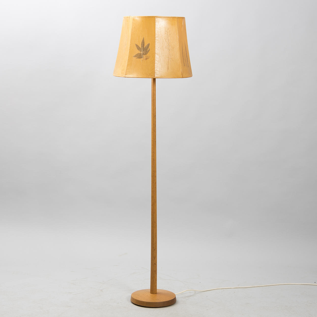 GOLVLAMPA, ek, möjligen Carl Malmsten.