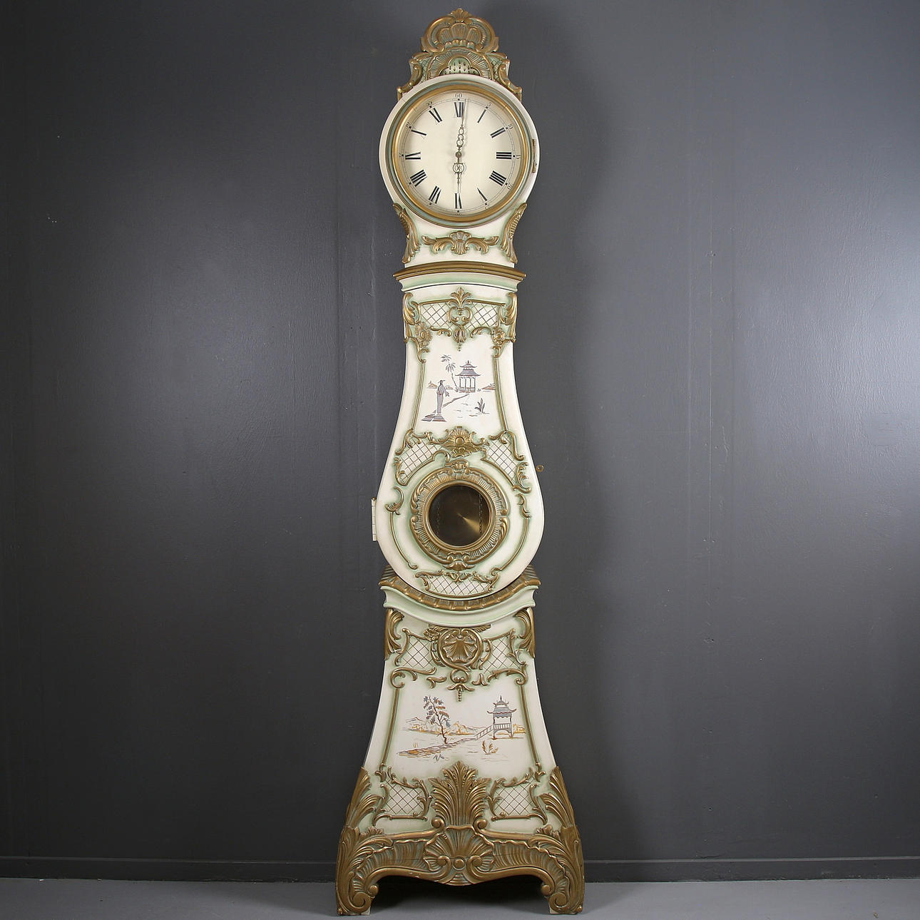 GOLVUR, Alsterbro Möbeltillverkning. 1900-tal.