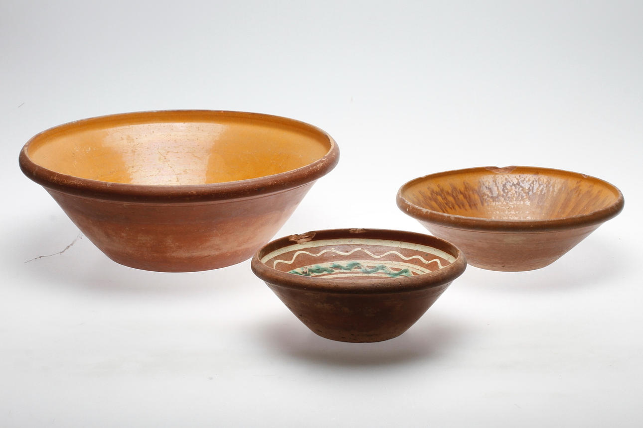 SKÅLAR, 3 st, lergods, 1800-tal.