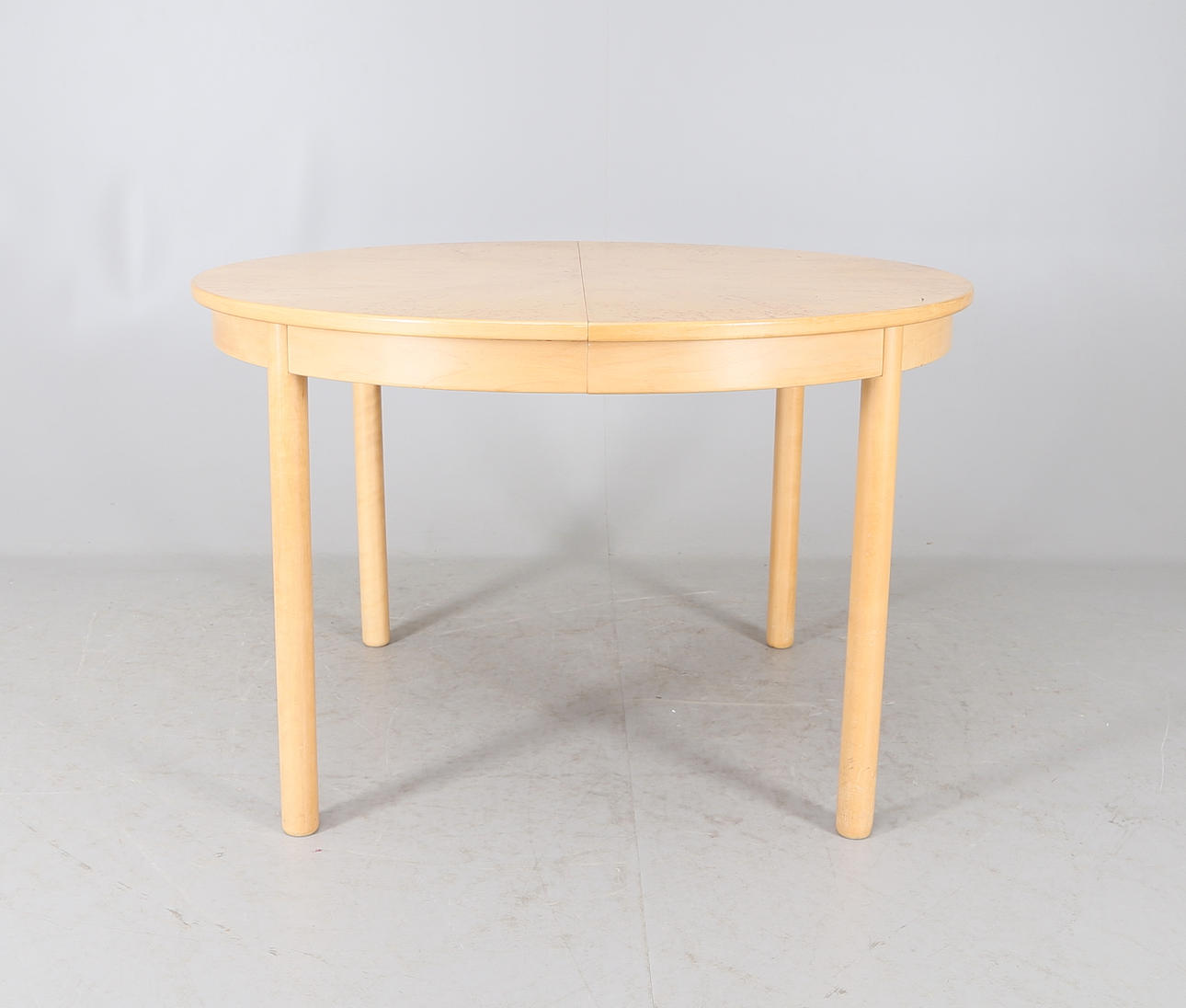 BORD, masurbjörk, 1900-tal.