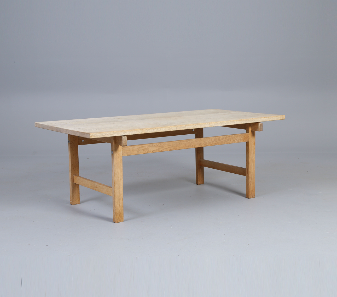 HANS J WEGNER. PP Furniture. Solid oak coffee table.