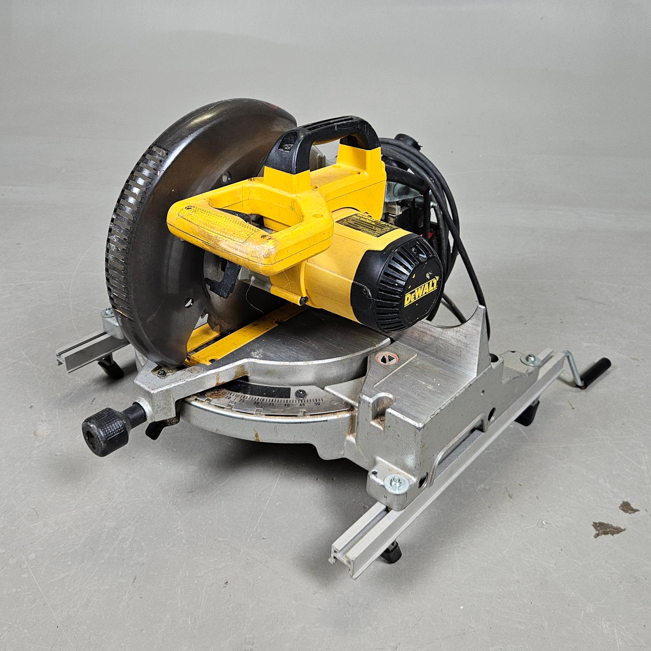 MITER SAW, Dewalt DW703-QS.