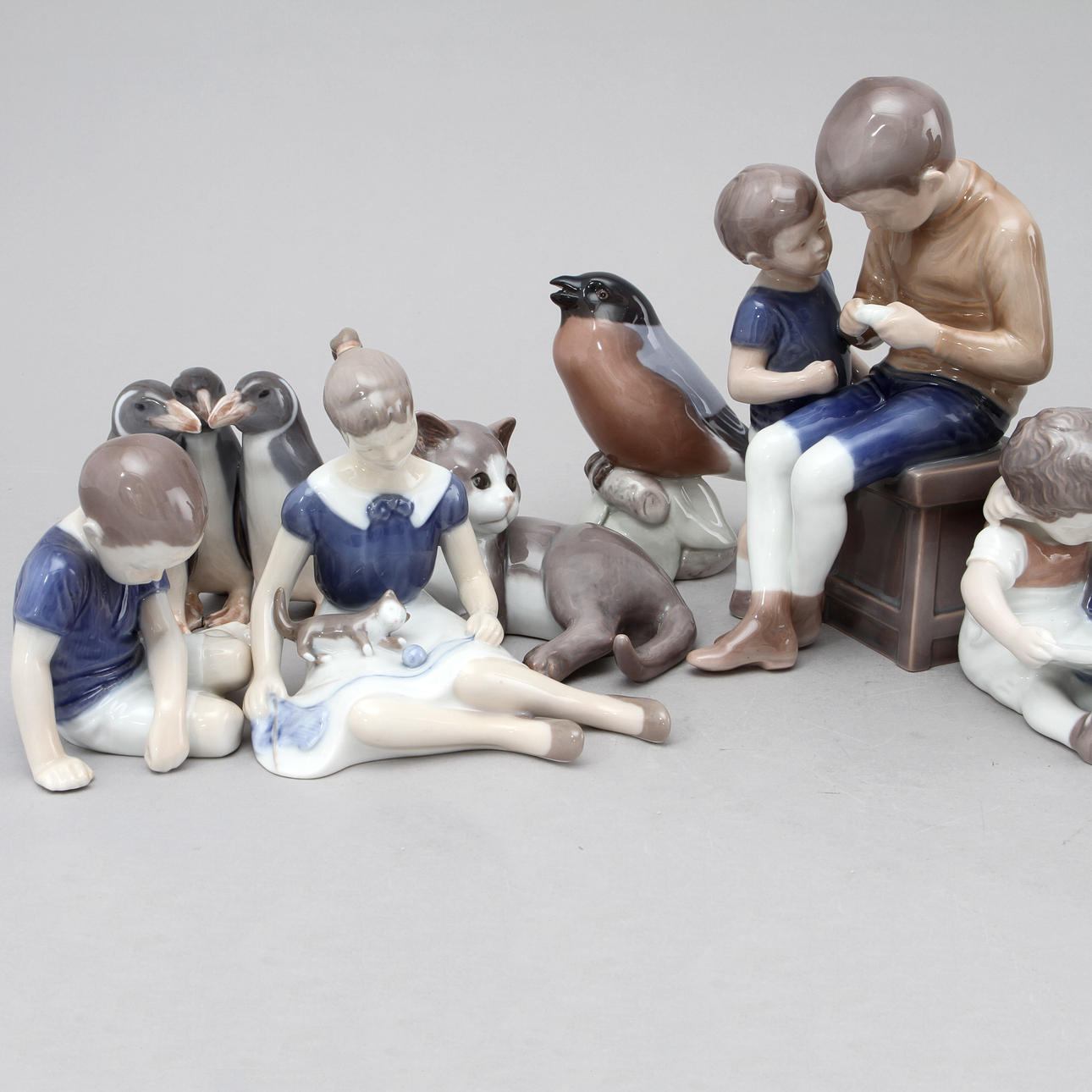 FIGURINER, 9 st, porslin, Royal Copenhagen samt Bing 6 Gröndahl.