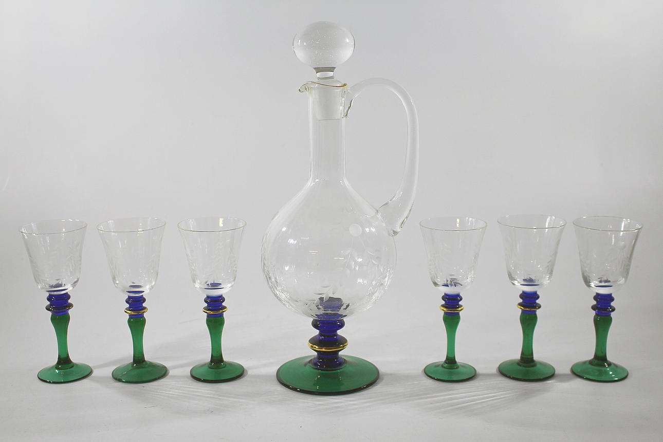 KARAFF med LIKÖRGLAS, 7 delar, slipade.