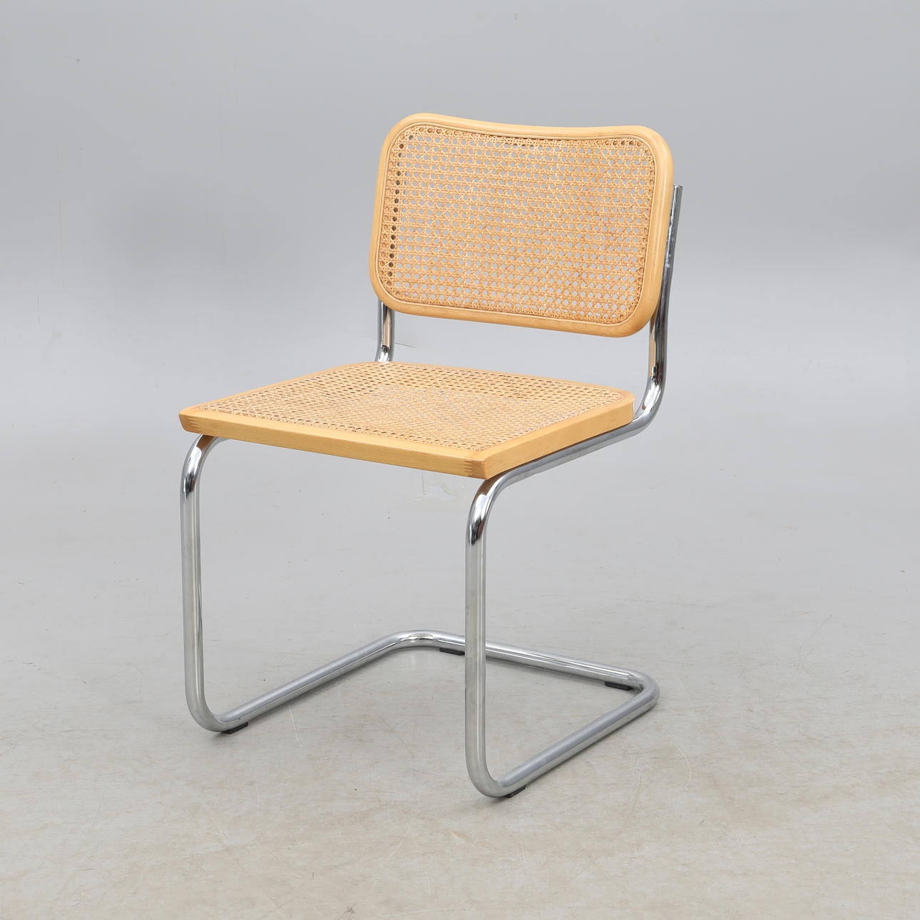 TUOLI, Bauhaus, 1900-luvun loppupuoli.