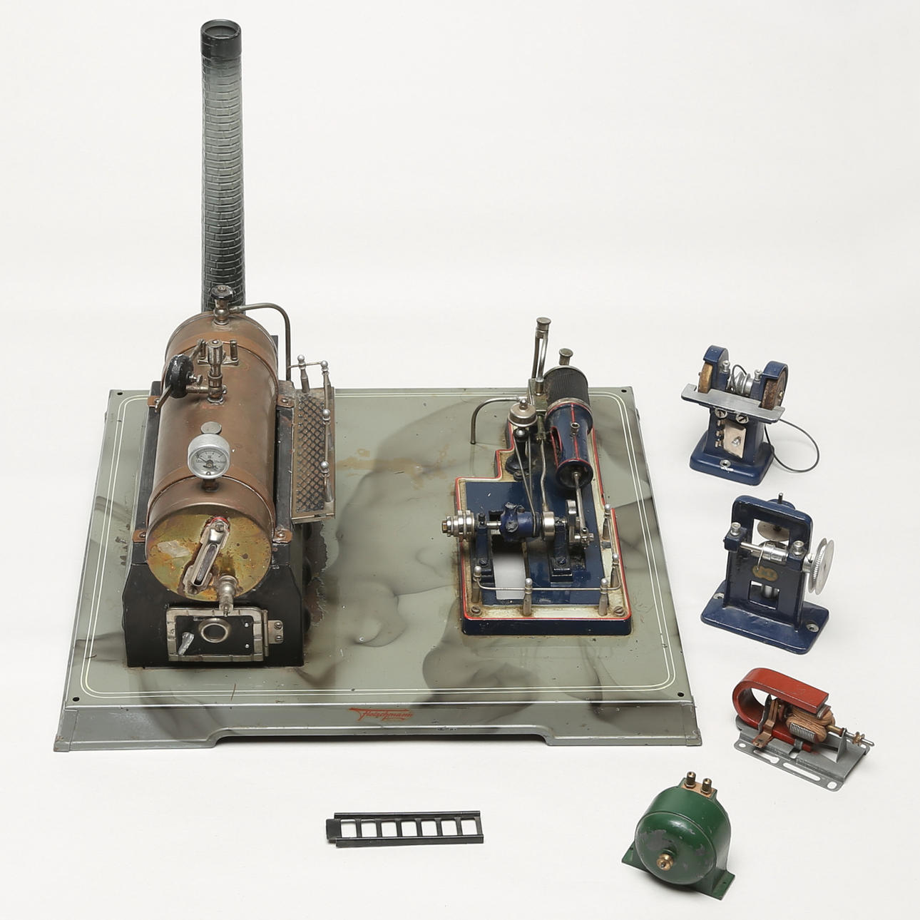 STEAM ENGINE, Fleischmann, with accessories.