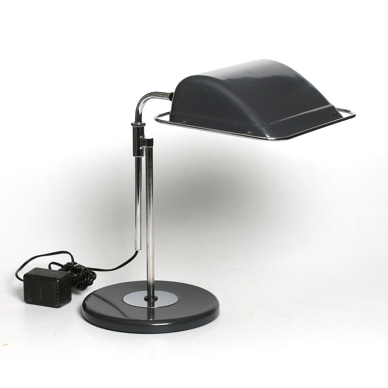 SKRIVBORDSLAMPA, Järnkonst. 1900-talets senare del.