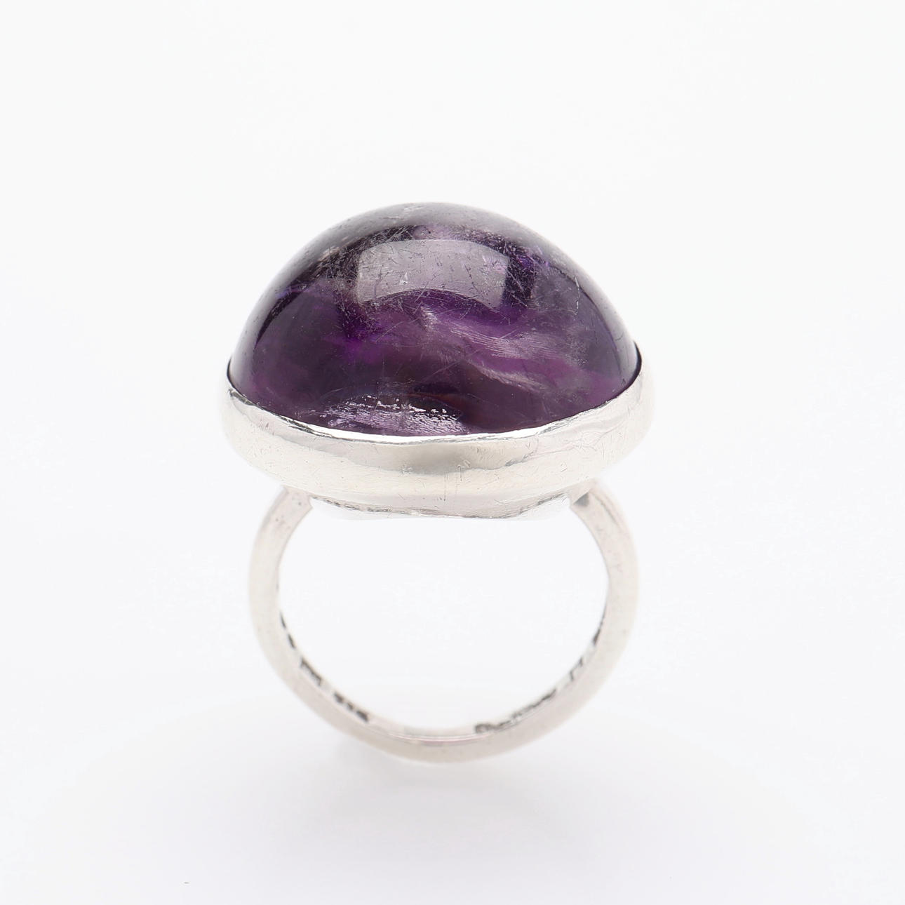 WIWEN NILSSON. RING, SILVER AND AMETHYST.