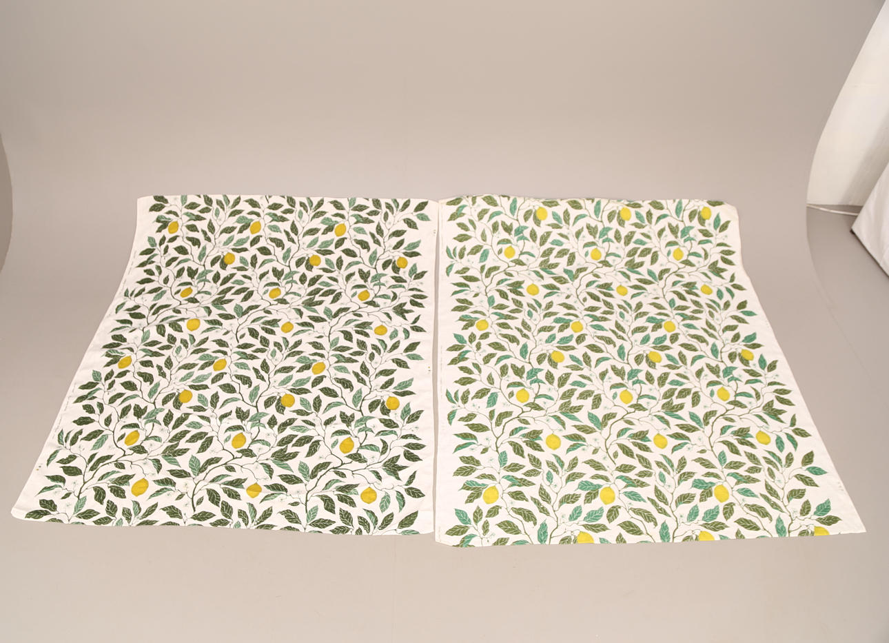 TYGER, 2 st snarlika, "Citron Limon", design Maria Åström.