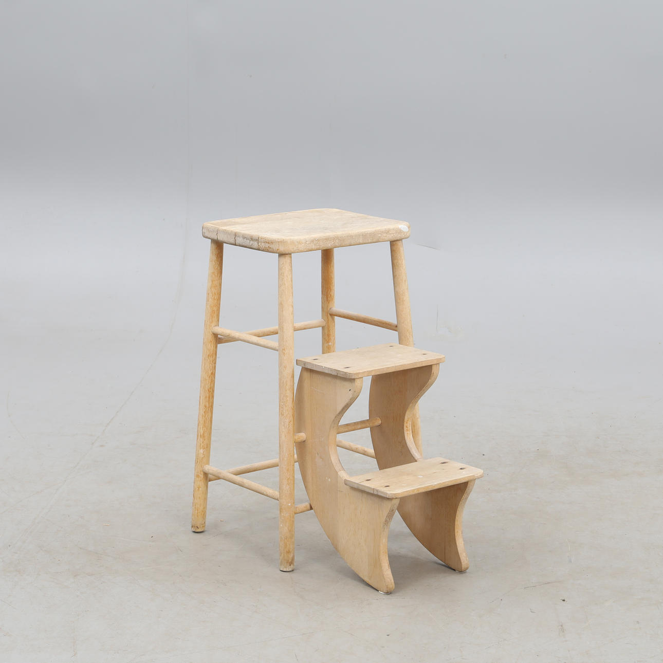 TRAPPESTOL, træ, 20. århundrede.