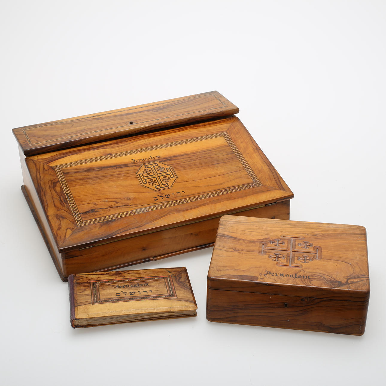 SKRIVSCHATULL, SKRIN, MINNESBOK, trä, märkt Jerusalem, 1900-talets första hälft.