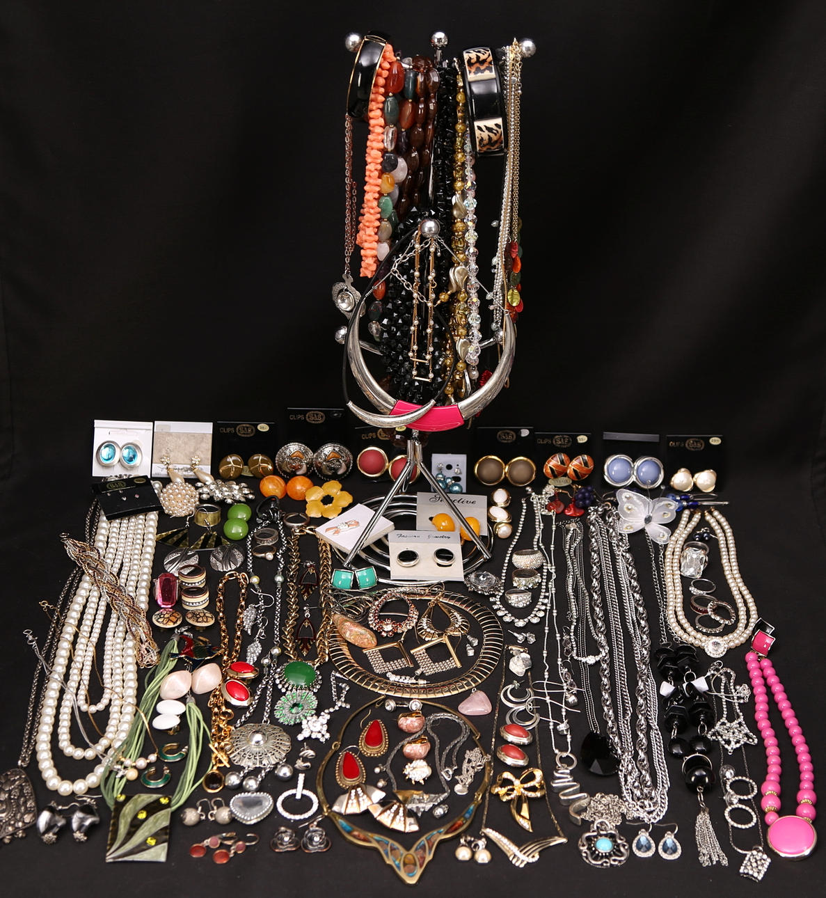 KOSTYMJUVELER, ett parti, 19-/2000-tal.