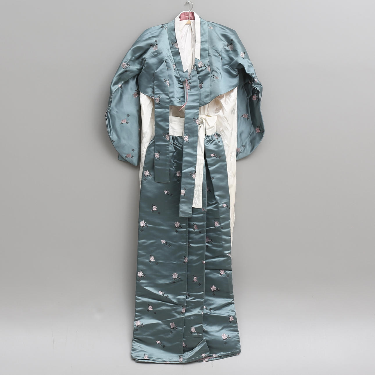 KIMONO, siden och linne, handsydd.1900-tal.